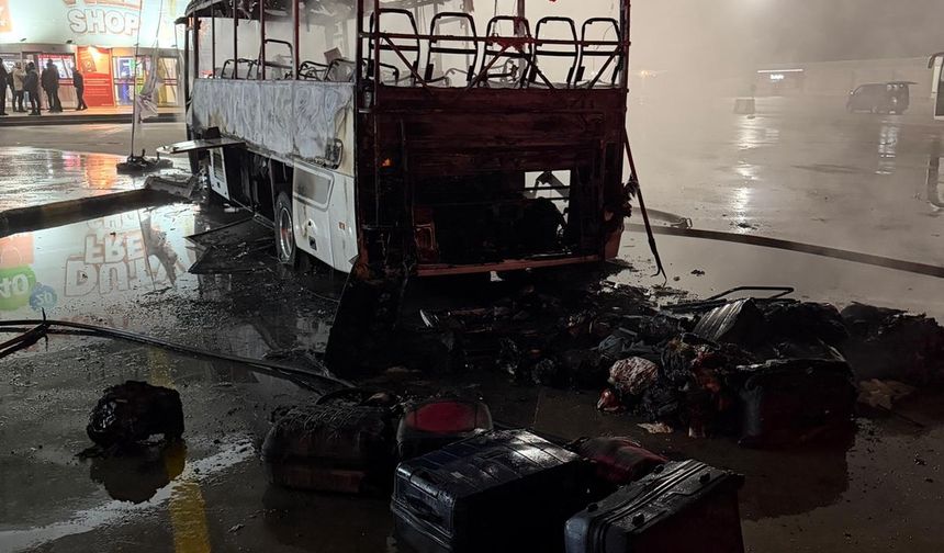 Kapıkule'de yolcu otobüsü yandı