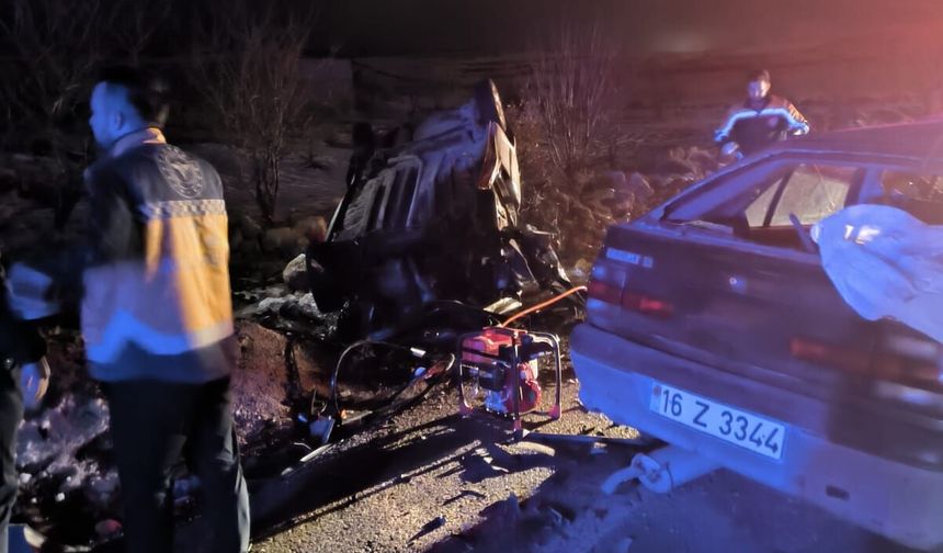 Mardin'de feci kaza: 3 ölü, 2 yaralı