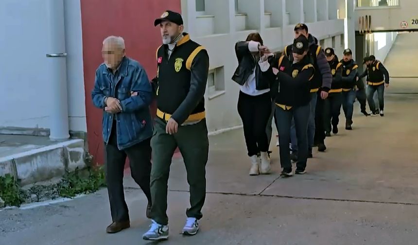 Masaj salonlarına fuhuş operasyonu!