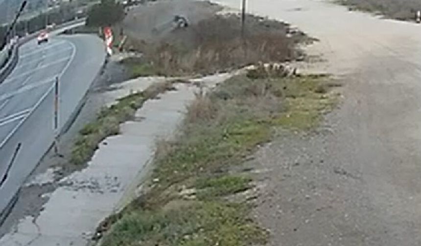 Otomobilin yoldan çıkıp ters döndü