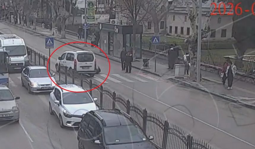 Yaya geçidinden geçerken hafif ticari araç çarptı