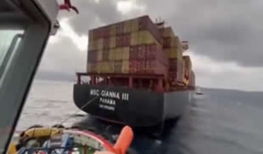 Çanakkale'de gemi arıza yaptı!