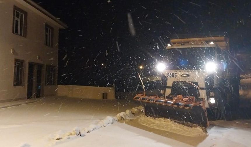 Kalecik’te Karla Mücadele Gece Boyu Sürdü