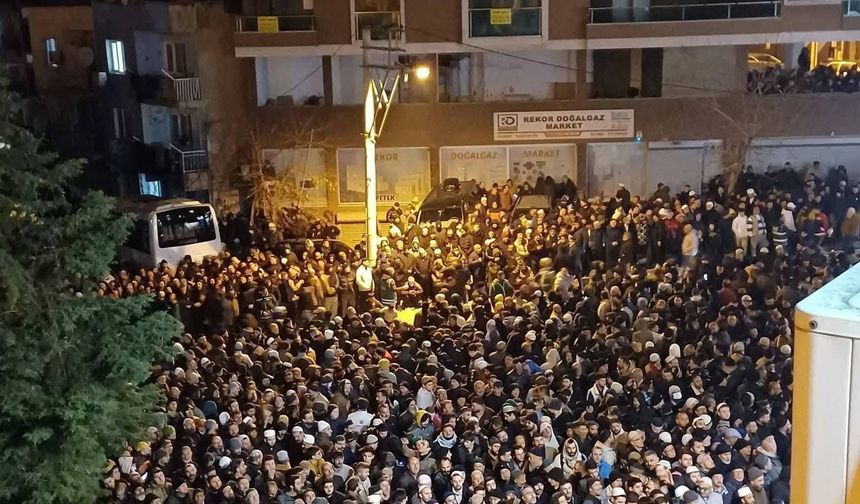 Menzil Tarikatı'ndan İzmir'de Tövbe Seansı!