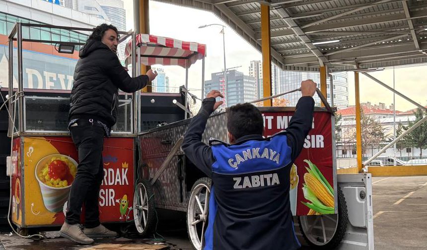 Çankaya’da Yayalara Engel Olan İşgallere Sıkı Denetim