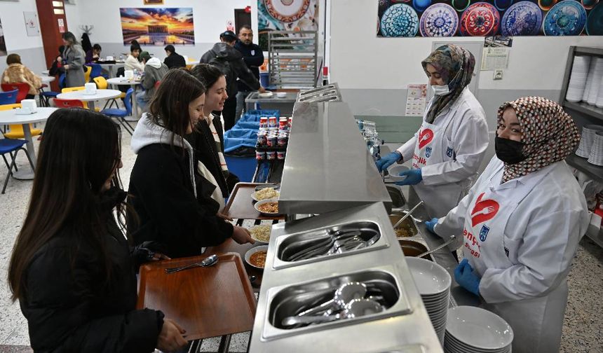 Başkentte Ramazan Bereketi: Üniversitelilere 4 Noktada Ücretsiz İftar ve Sahur