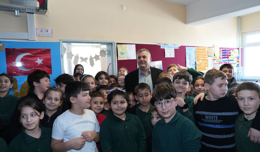 Çubuk Belediye Başkanı Demirbaş'tan okul ziyareti!