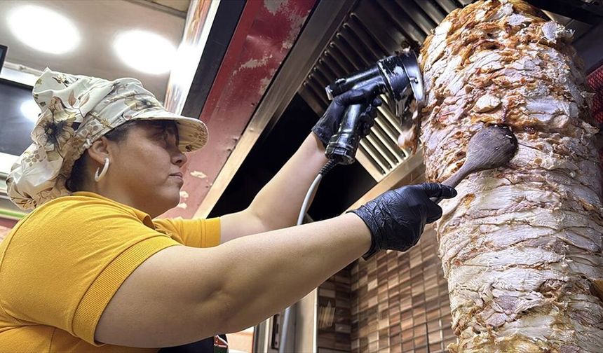 Depremzede kadın Aydın'da döner ustası oldu