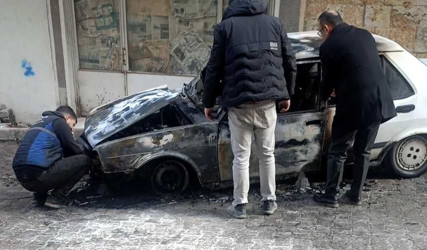 Nevşehir’de Park Halindeki Otomobil Alevlere Teslim Oldu