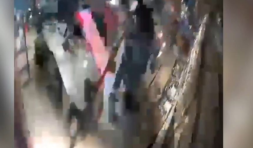 Adapazarı’nda Tütüncü Dükkanında Asma Tavan Çöktü