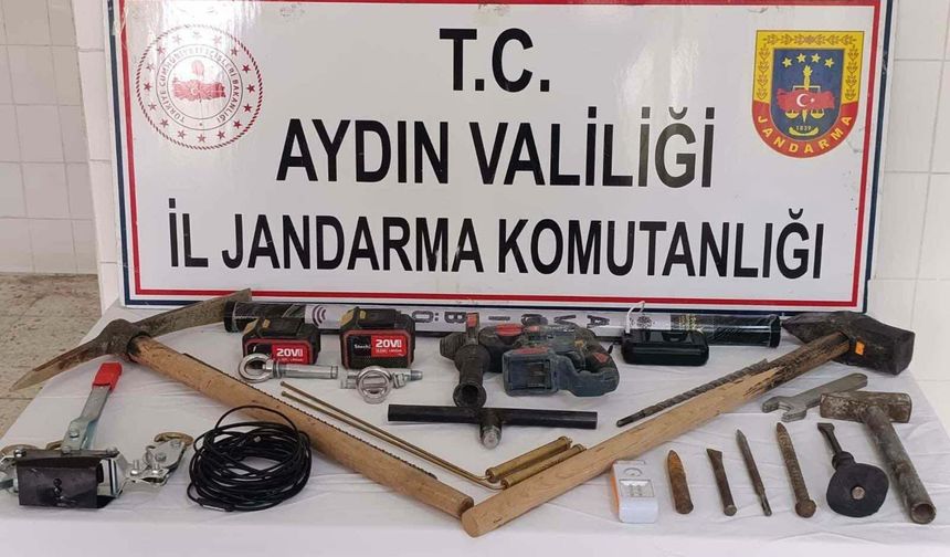 Aydın'da kaçak tarihi eser kazısına operasyon: 3 yakalama