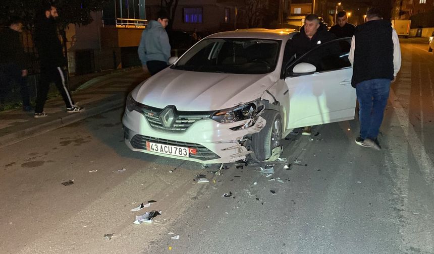Bursa’da Feci Kaza: 2 Genç Yaralandı