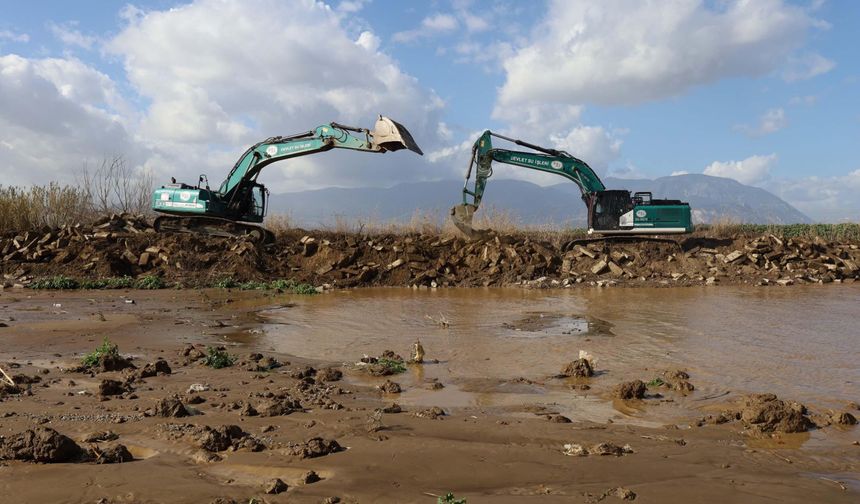 DSİ'den Irlamaz Çayı'nda Taşkın Sonrası Çalışma!