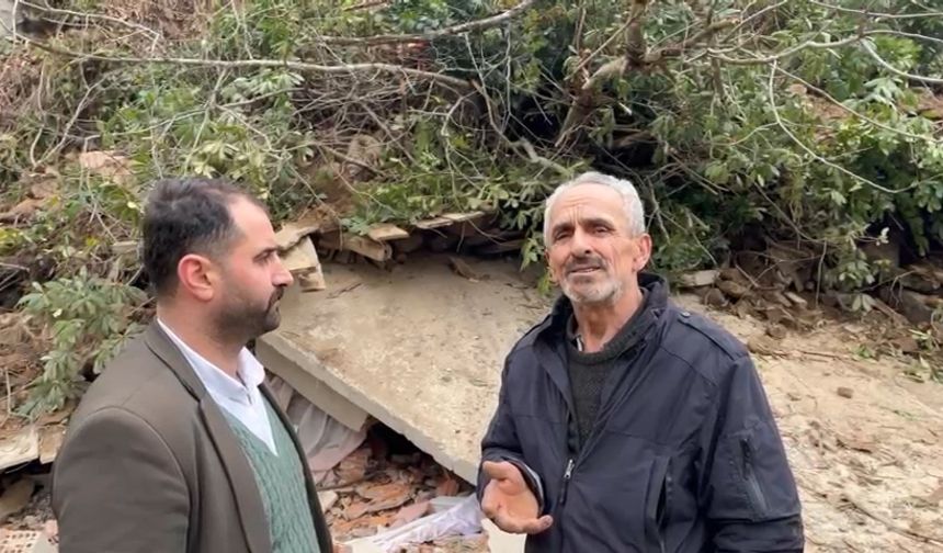 Ev toprak altında kaldı