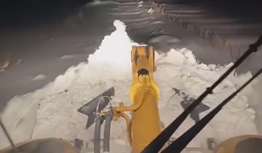 Kardan kapanan 142 köy yolu ulaşıma açıldı