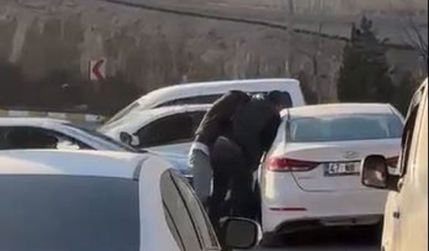 Mardin Artuklu’da Trafikte Yol Verme Kavgası
