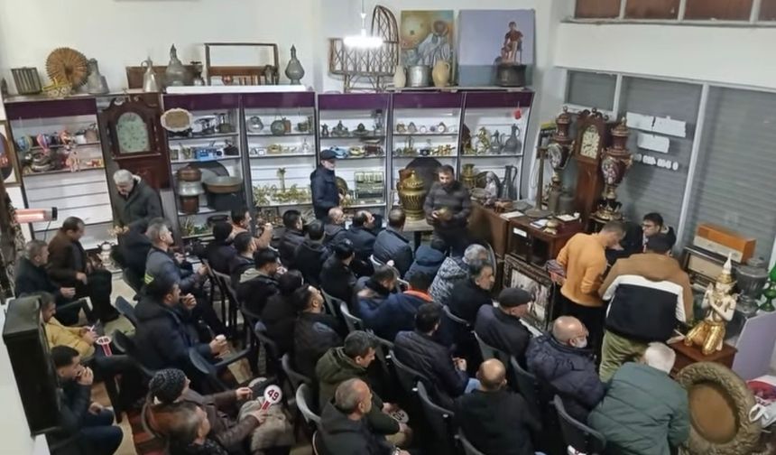 Mesleğini bırakıp antikacı oldu!