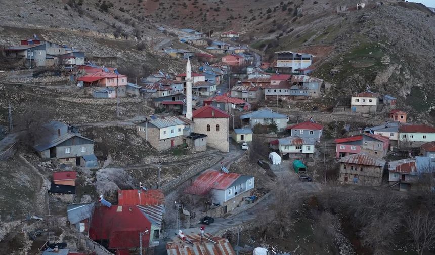 Tarihi cami Ramazana hazır