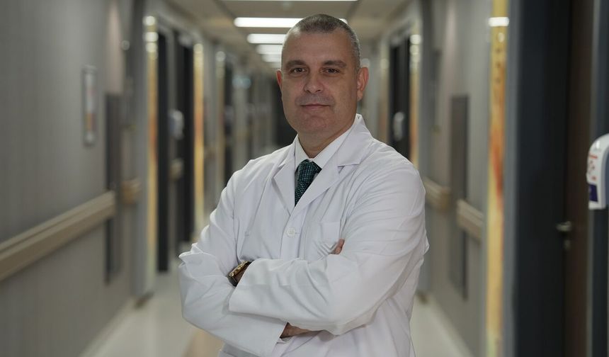 Uzmandan Uyarı: Karanlıkta Telefona Bakmak Göz Numarasını Büyütüyor