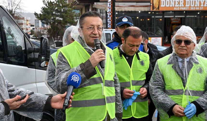 Altındağ’da Yağmura Rağmen Temizlik Mesaisi