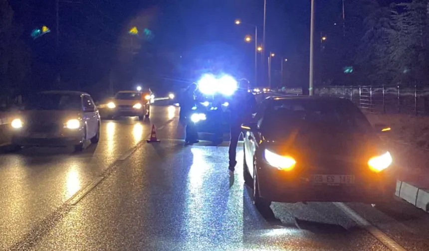 Burdur’da Yaya Geçidinde Feci Kaza: Genç Kadın Ağır Yaralandı