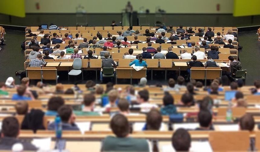 Üniversite Kontenjanlarında Büyük Kesinti: Vakıflar da Dahil!