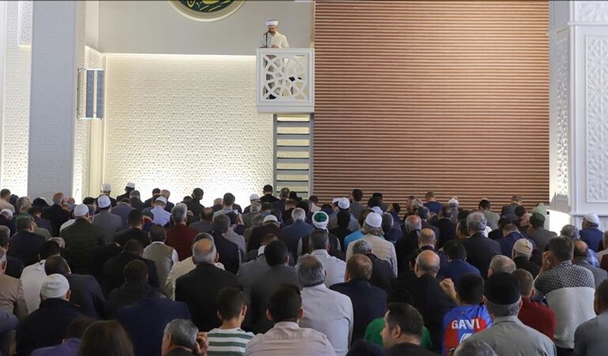 Cuma Hutbesinde Dijital Bağımlılık Uyarısı