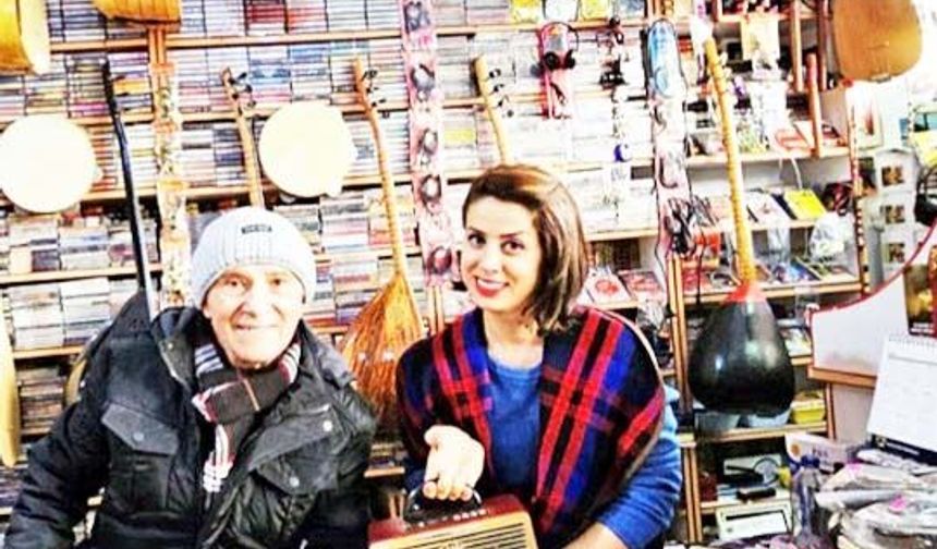 Mert Plak’ta Zaman Hâlâ Analog Akıyor