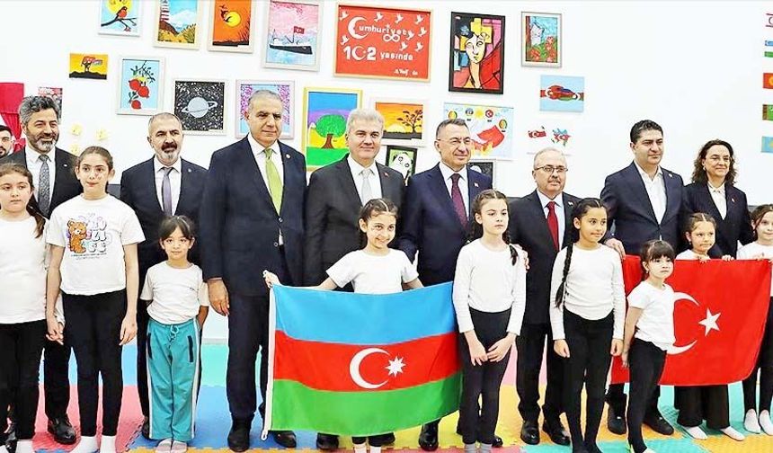 Fuat Oktay, Bakü’de öğrencilerle buluştu