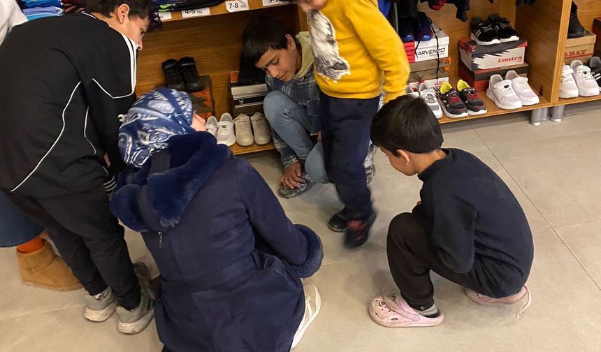 Pursaklar’da Yetim Çocuklara Bayramlık Sevinci