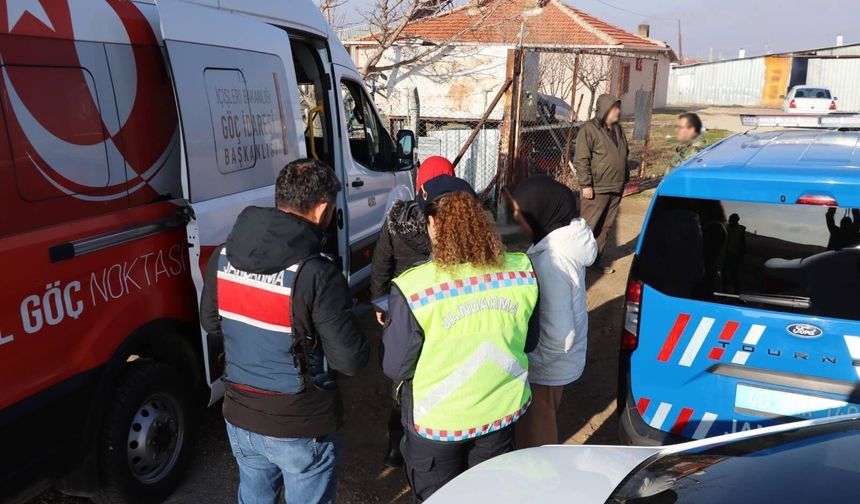 19 düzensiz göçmen yakalandı