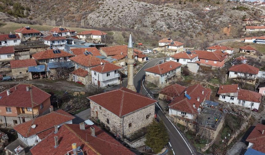Ankara Çubuk’taki Tarihi Camiler Asırlara Meydan Okuyor