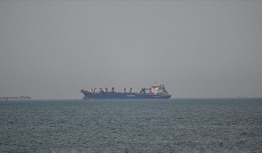 Hürmüz Boğazı’nda kriz: Petrol trafiği durma noktasına geldi