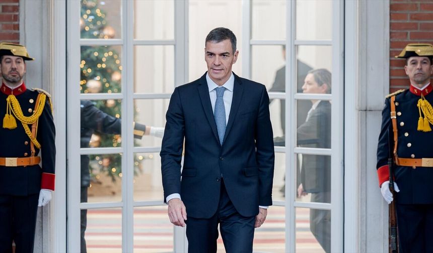 Sanchez’den Trump’a net mesaj: “Savaşa hayır"