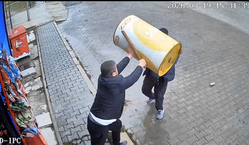 Afyonkarahisar’da Tekel Bayisinde Taşlı-Sopalı Kavga