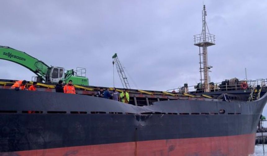 Bartın Limanı’nda Kuru Yük Gemileri Çarpıştı