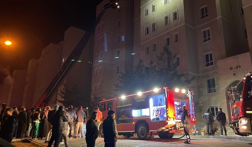 Binanın elektrik panosu patladı!