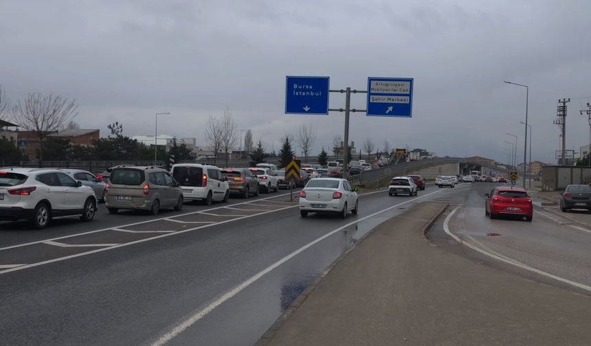 Bursa-Ankara Yolunda Bayram Dönüşü Yoğunluğu Başladı!