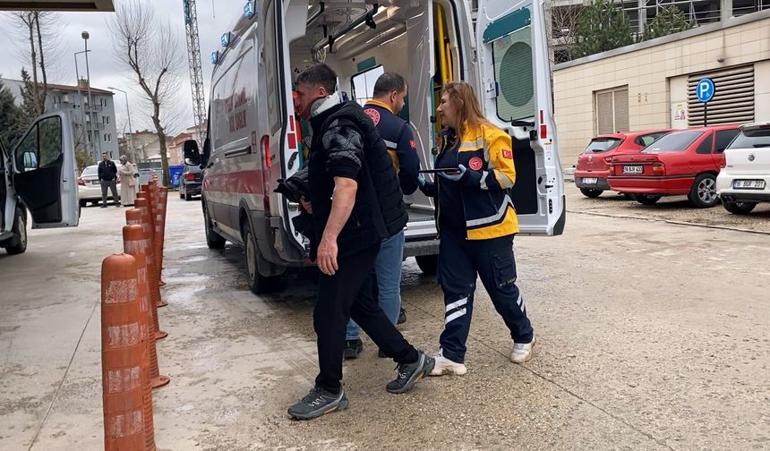 Bursa'da kamyonet ile hafif ticari araç çarpıştı