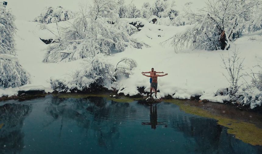 Eksi 5 Derecede Mineralli Göl Keyfi: Erzincan’da Cesur Yüzüş