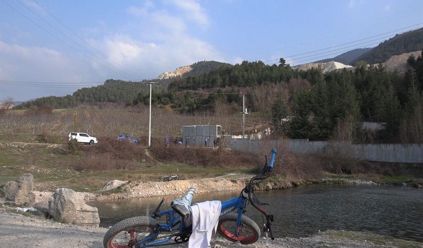 Gölette boğularak hayatını kaybeden Tanju, arkadaşları tarafından anıldı