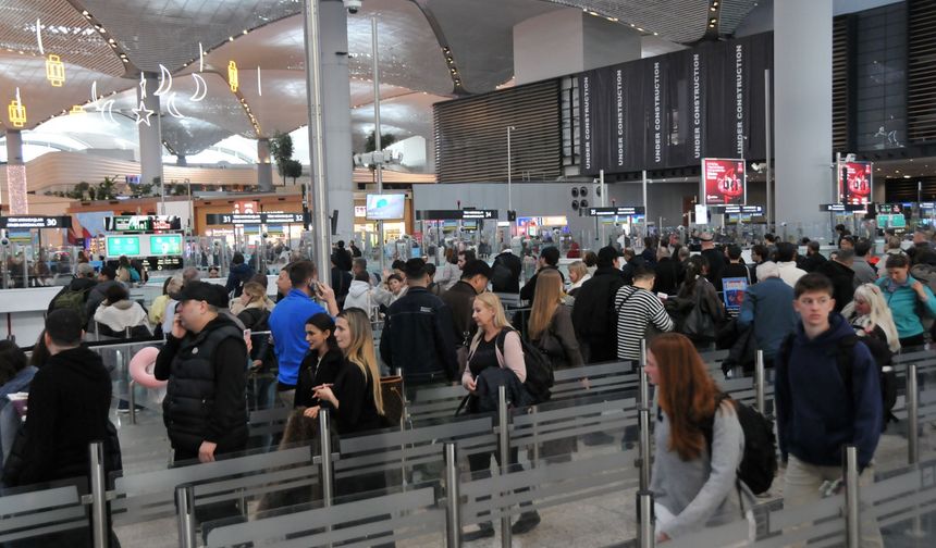 İstanbul Havalimanı'nda bayram tatili yoğunluğu başladı