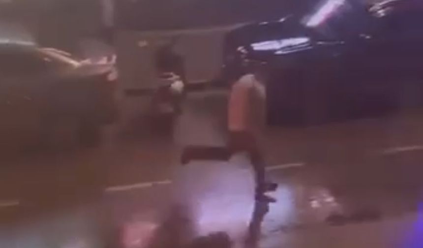 İzmit’te cadde ortasında dehşet: Tekme ve yumruklarla darbedildi