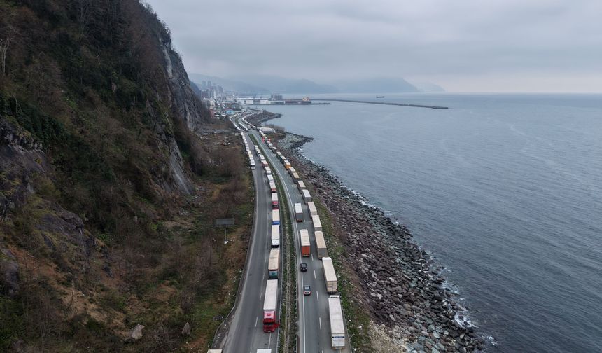 Kafkasya'ya açılan kapıda bayram yoğunluğu