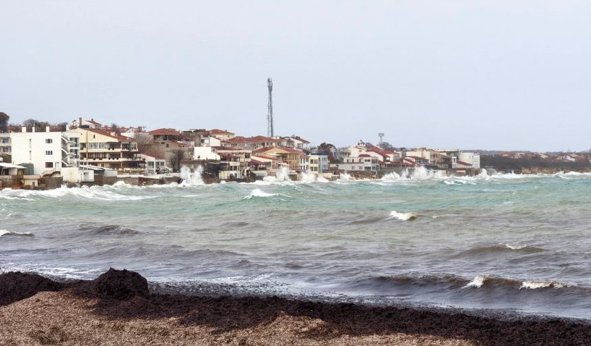 Kuzey Ege için fırtına uyarısı: Rüzgar 75 km/saat’e çıkacak