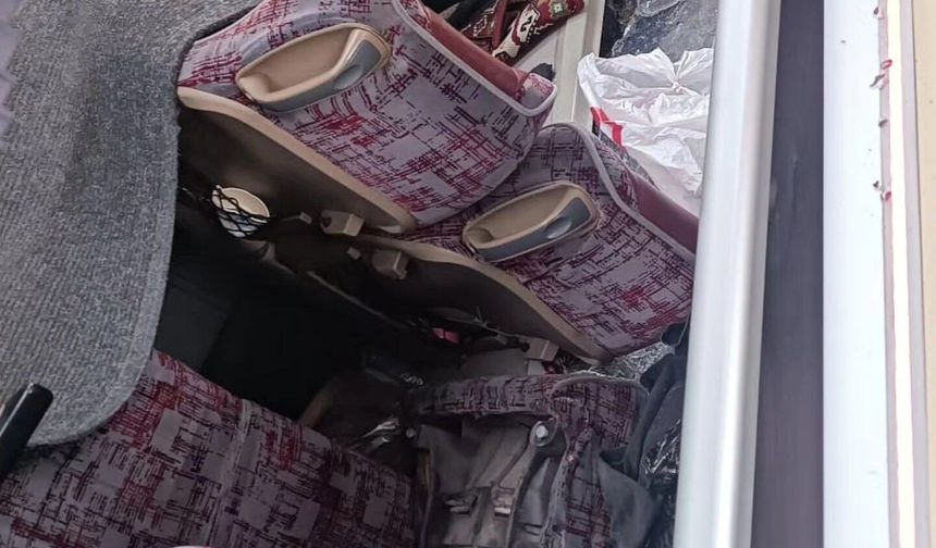 Midyat'ta yolcu midibüsü devrildi: 13 yaralı