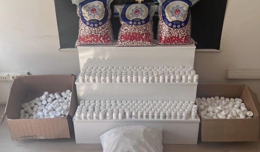 Otomobilde 52 bin 959 adet sentetik hap bulundu!