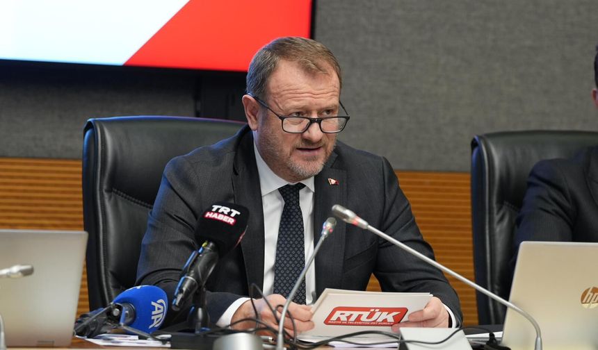 Sosyal Medyada Yaş Sınırı Tartışması