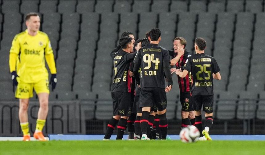 Fatih Karagümrük, Fenerbahçe’yi 2 golle devirdi
