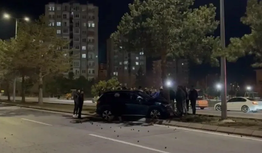 Kayseri’de Otomobil Ağaca Çarptı: Sürücü Yaralandı